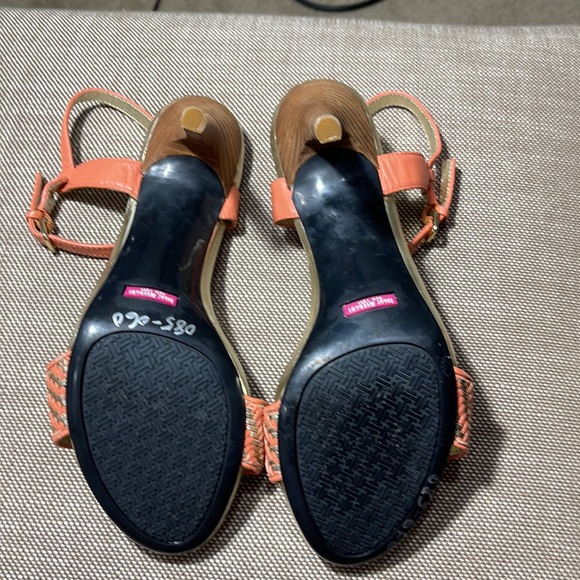 Isaac Mizrahi Stilettos.  Never Worn.  Orange and Gold. - Picture 4 of 8